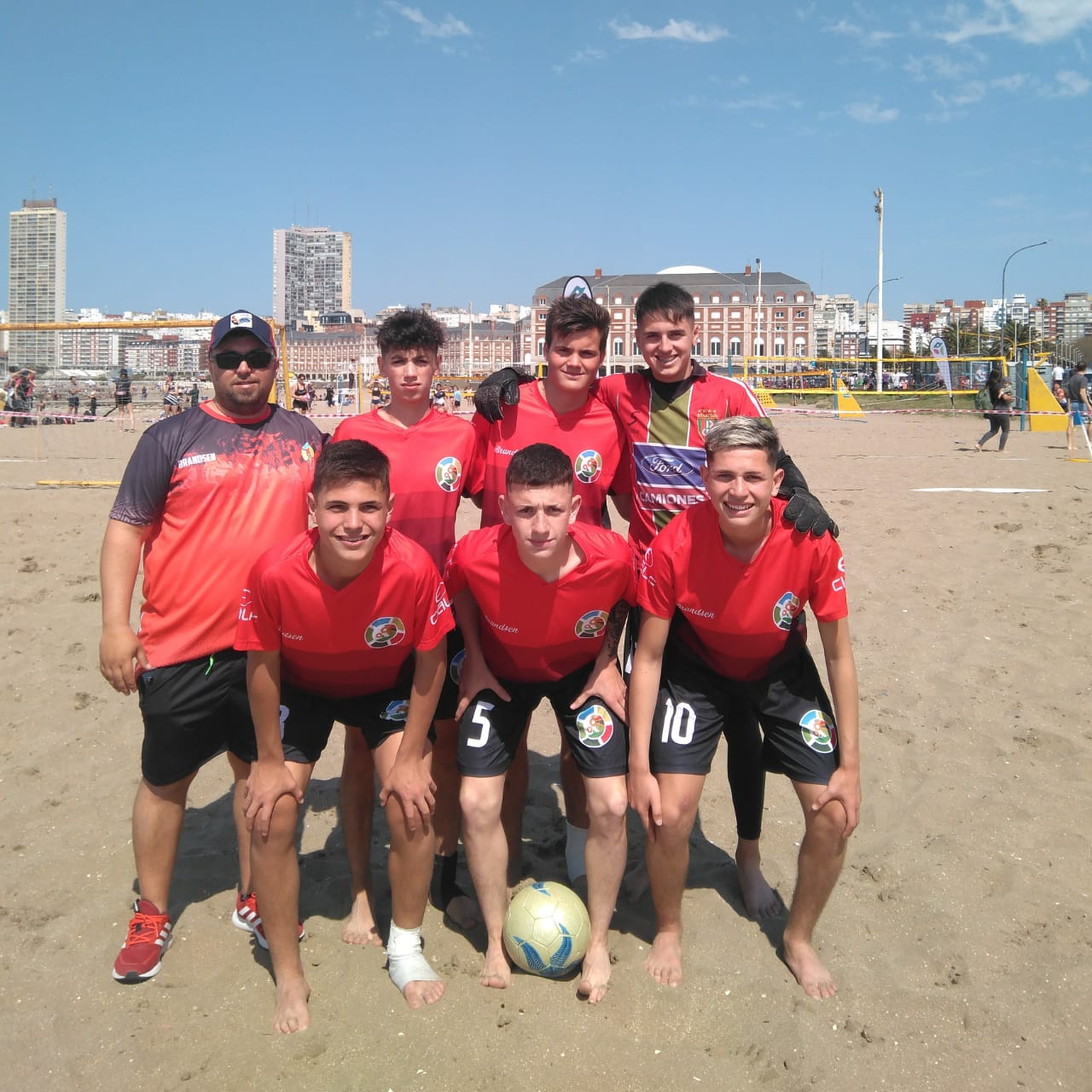 FUTBOL PLAYA GANO SU PRIMER PARTIDO ANTE RAUCH ??